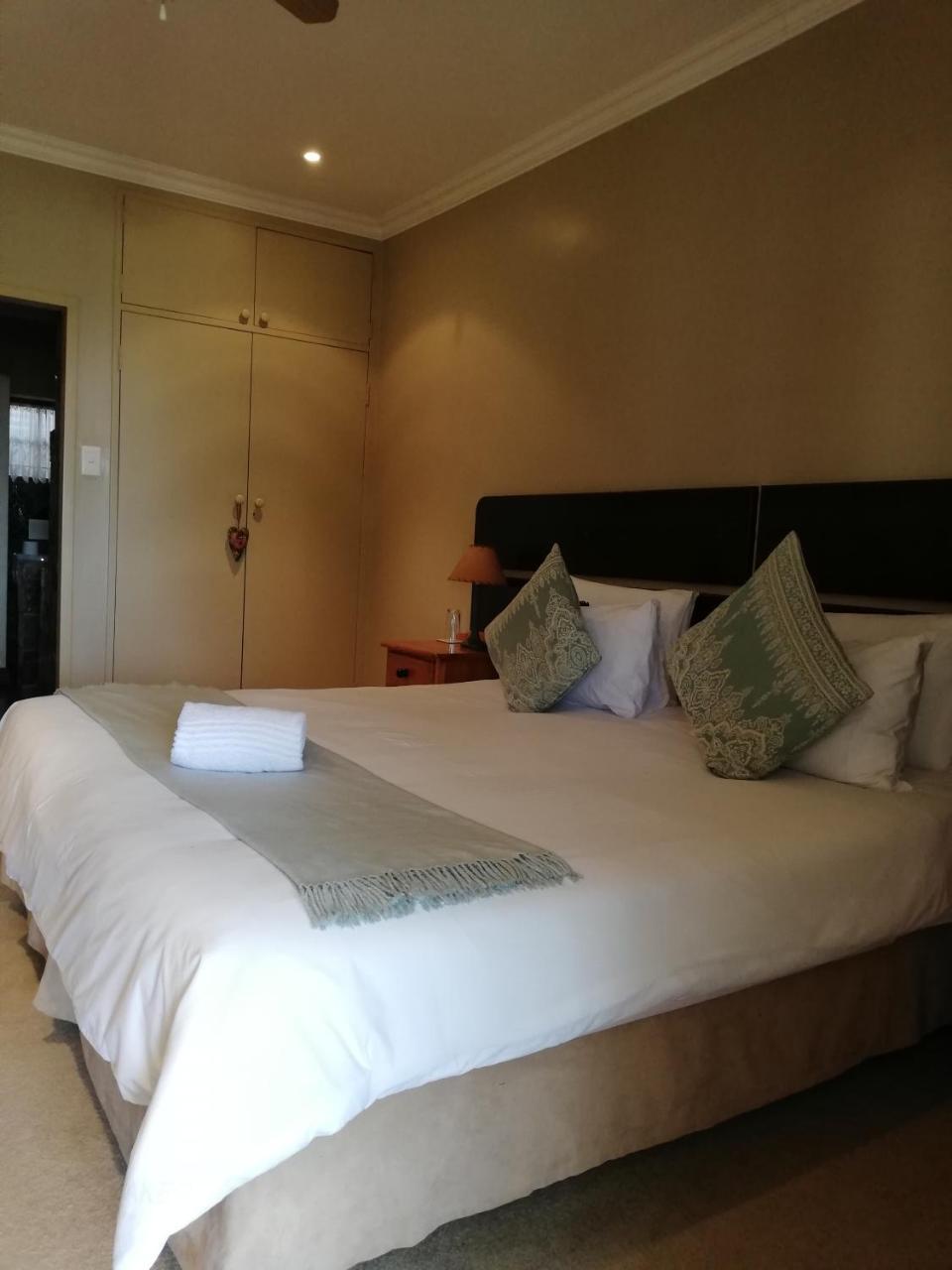 La Vue Guesthouse Johannesburg Exterior photo